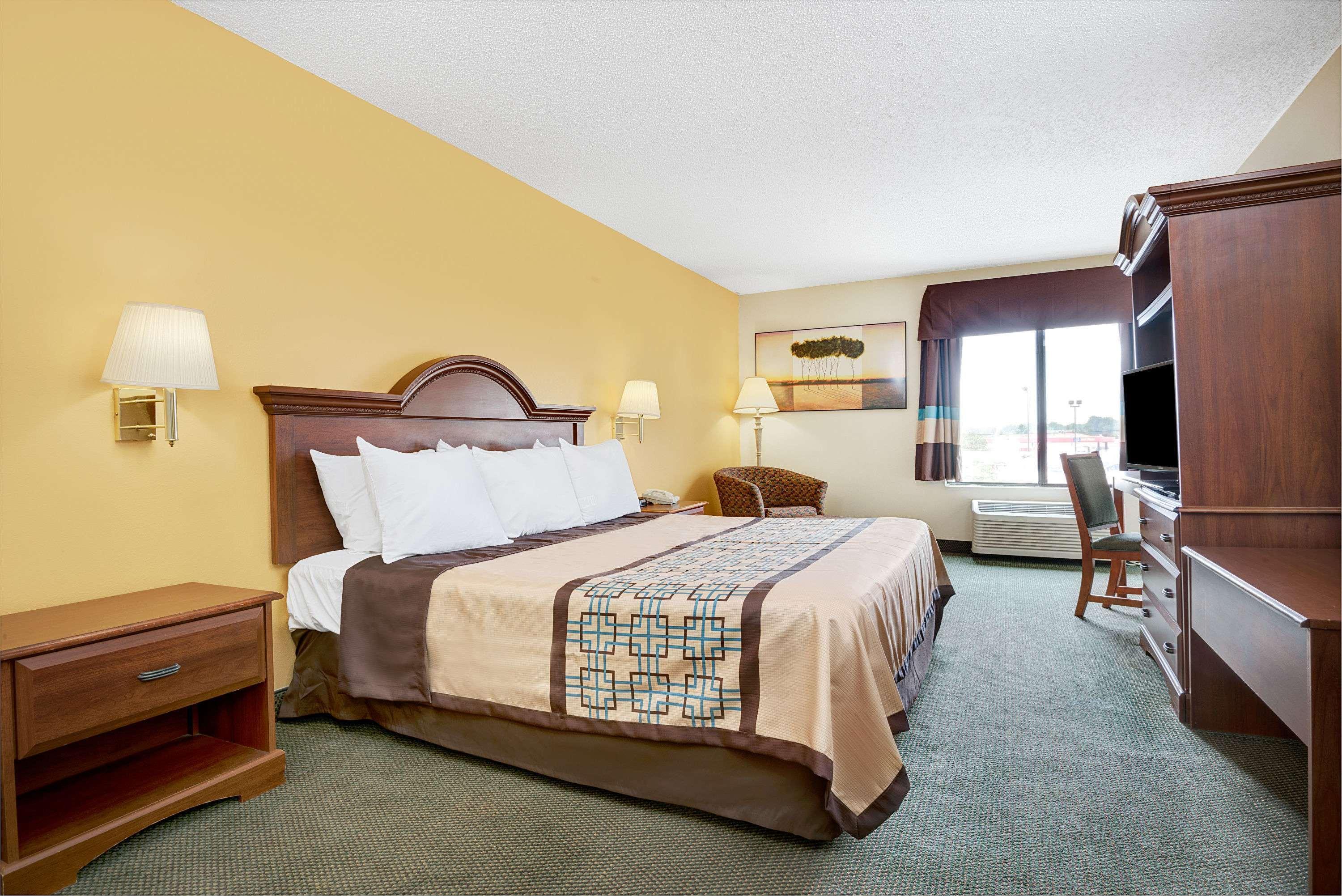 Days Inn By Wyndham Burlington East Haw River Εξωτερικό φωτογραφία