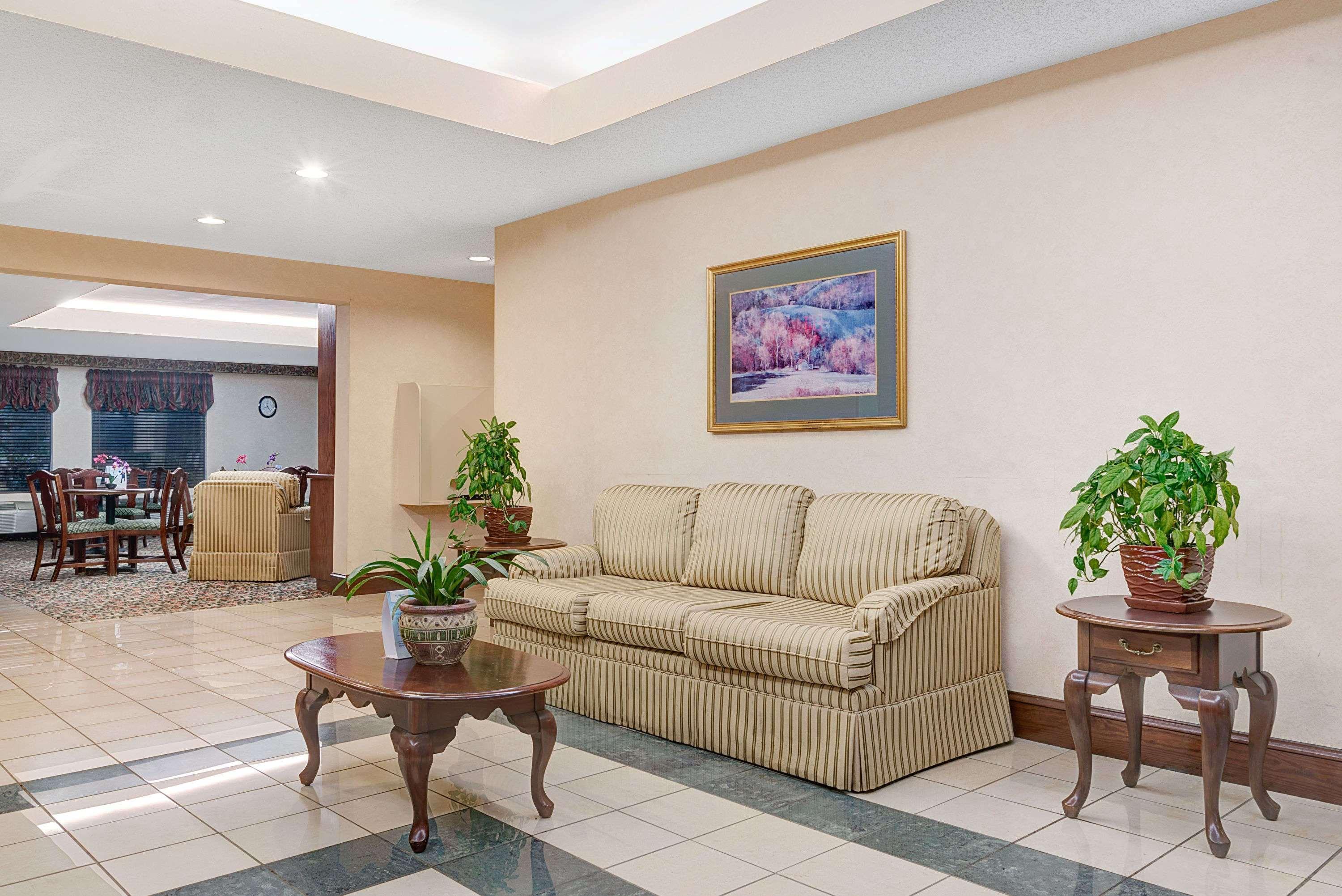 Days Inn By Wyndham Burlington East Haw River Εξωτερικό φωτογραφία