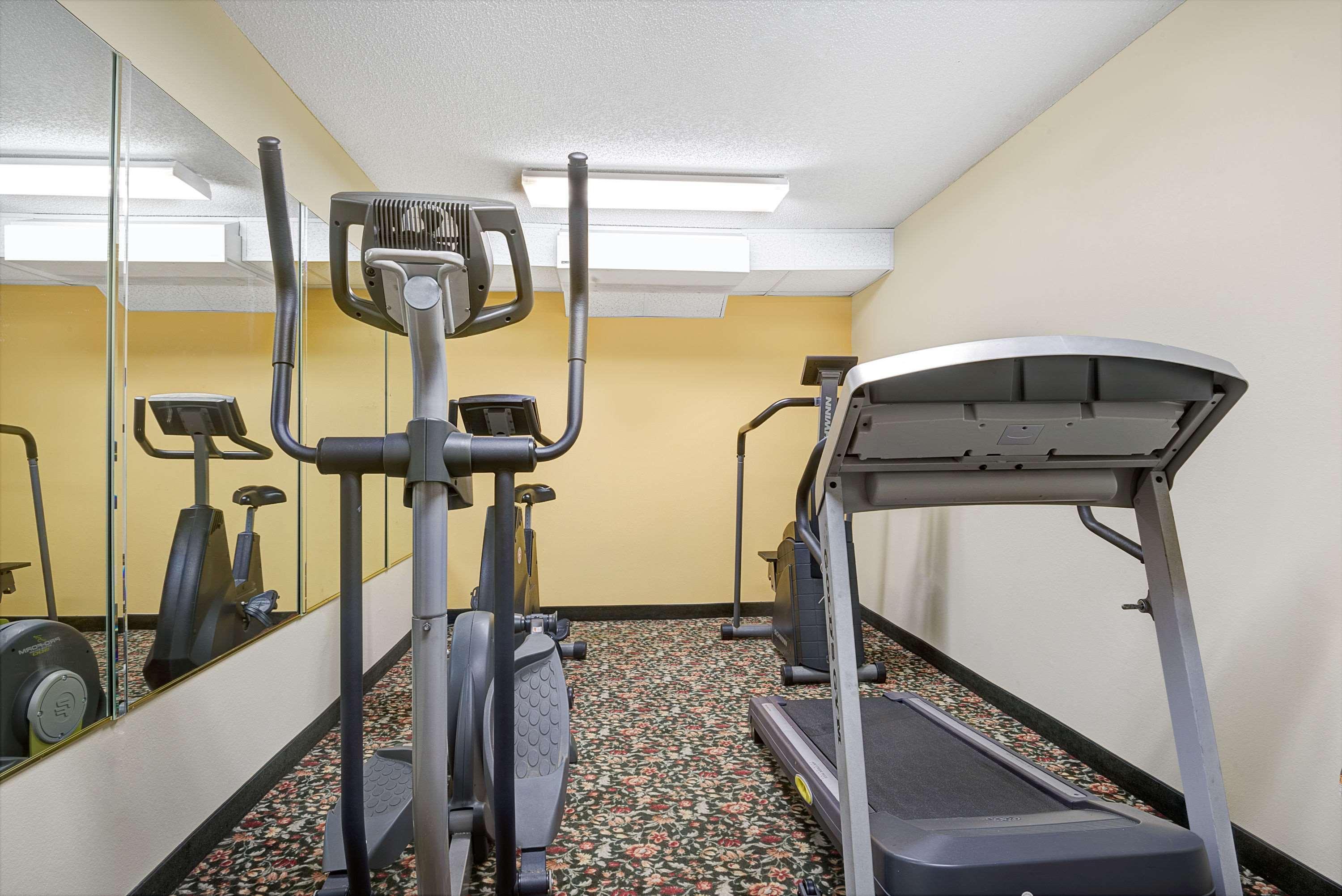 Days Inn By Wyndham Burlington East Haw River Εξωτερικό φωτογραφία