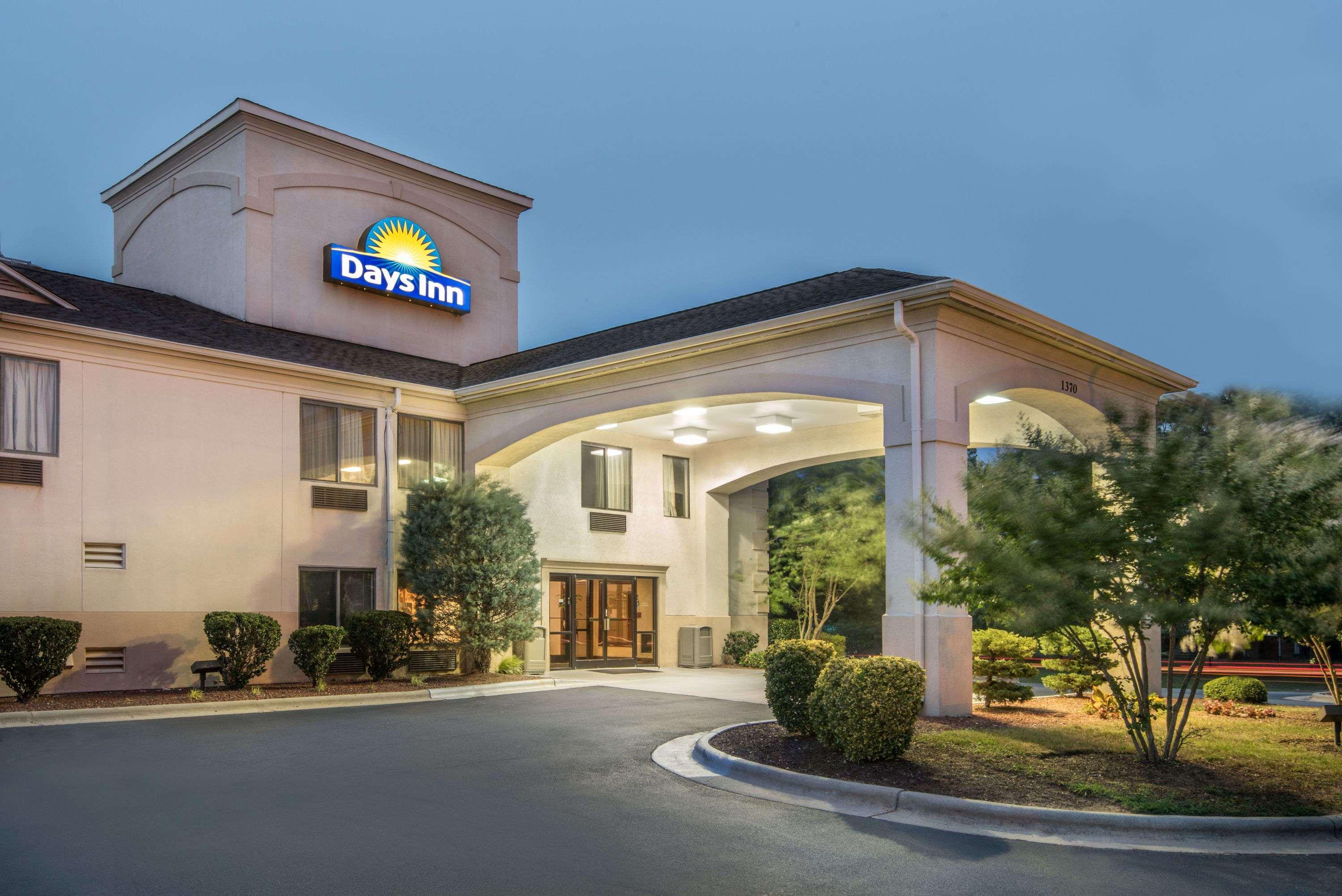 Days Inn By Wyndham Burlington East Haw River Εξωτερικό φωτογραφία