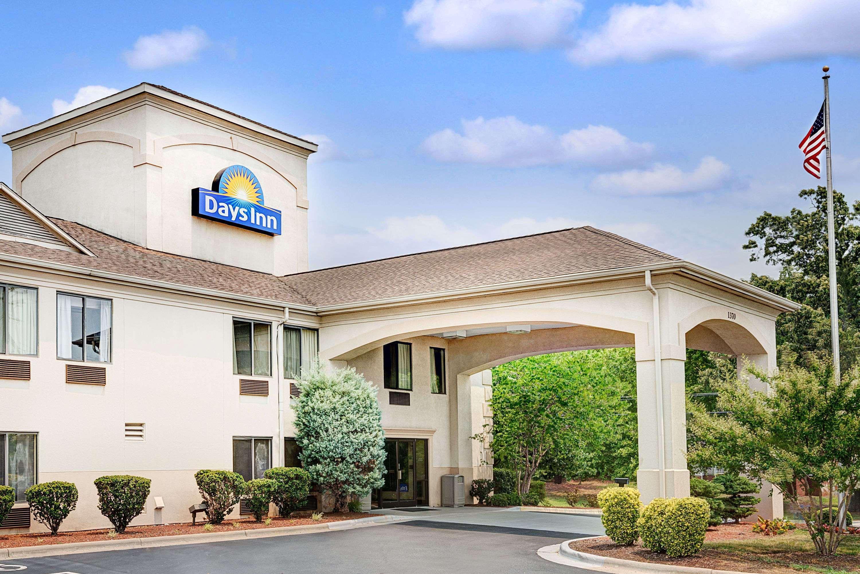 Days Inn By Wyndham Burlington East Haw River Εξωτερικό φωτογραφία